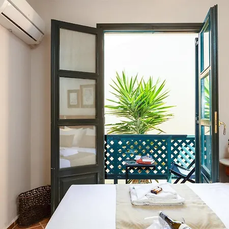 Ink House Of Europe Hotel